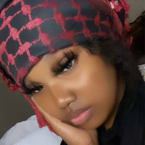 Meet your Posher, Aisha